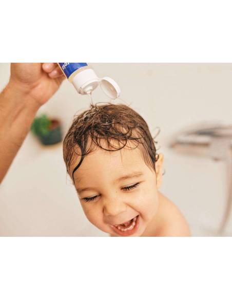 Mustela-Champú-suave-con-Aguacate-Bio