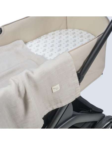 Sábana-Ajustable-Cuco-y-Muselina-Botton-Flores-En-Carrito