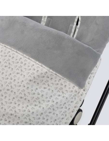 Saco-Silla-Invierno-Little-Bloom-Flor-Gris-Estampado